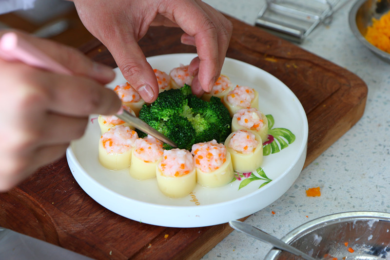 龙井虾仁酿日本豆腐|经典与创意的融合的做法 步骤8