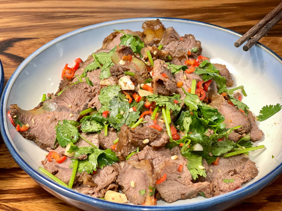 【老爸夏厨房】小米辣藤椒拌卤牛肉