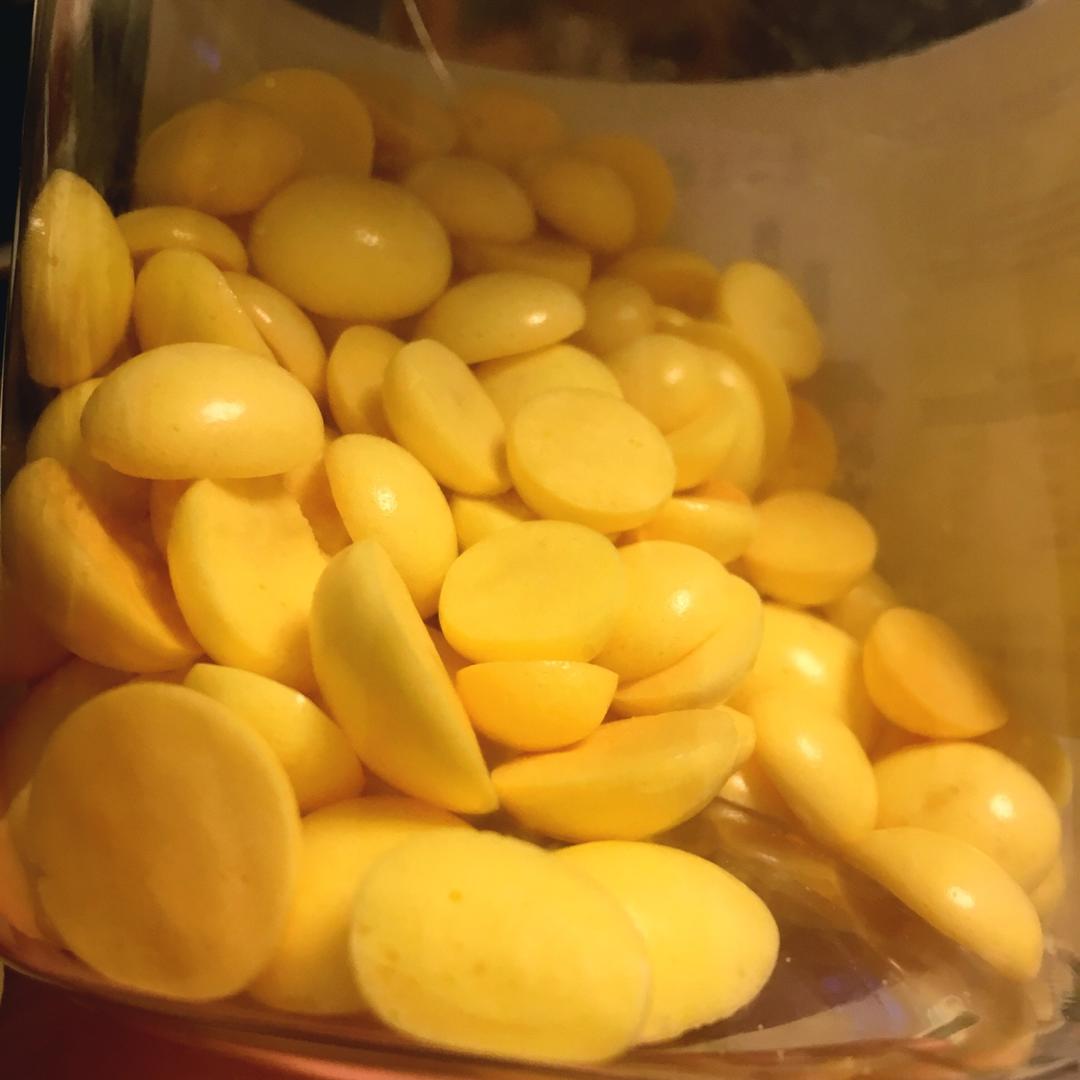 入口即化的无添加蛋黄溶豆