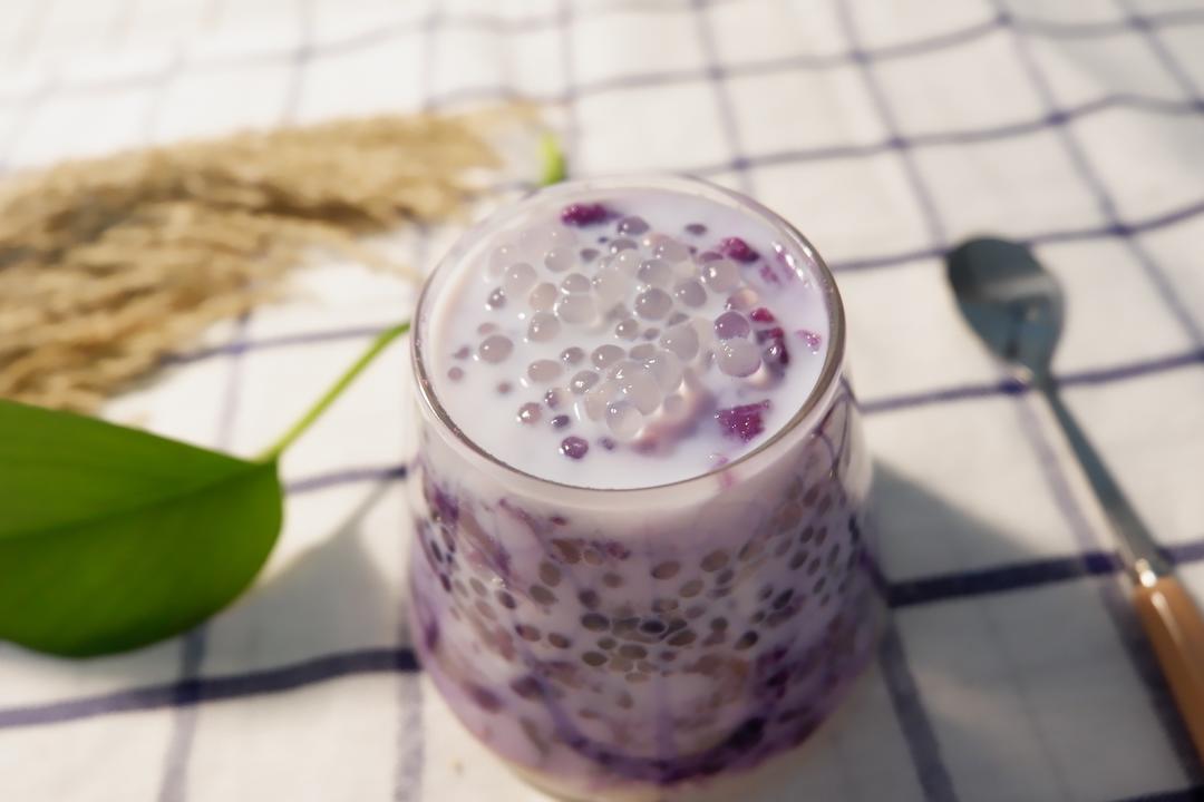 夏日必备小甜品低脂椰汁紫薯芋泥西米露