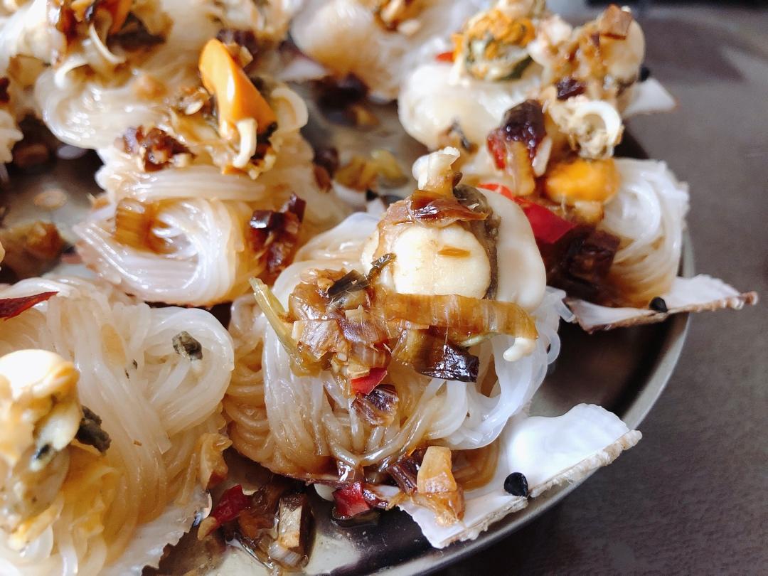 零失败的蒜蓉粉丝蒸扇贝