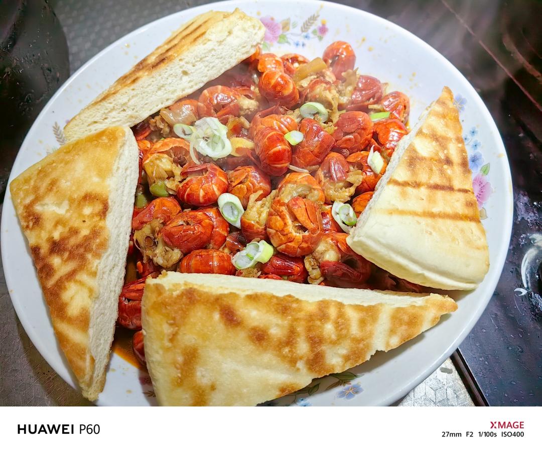 夏日夜市烧烤摊的灵魂-麻辣龙虾尾