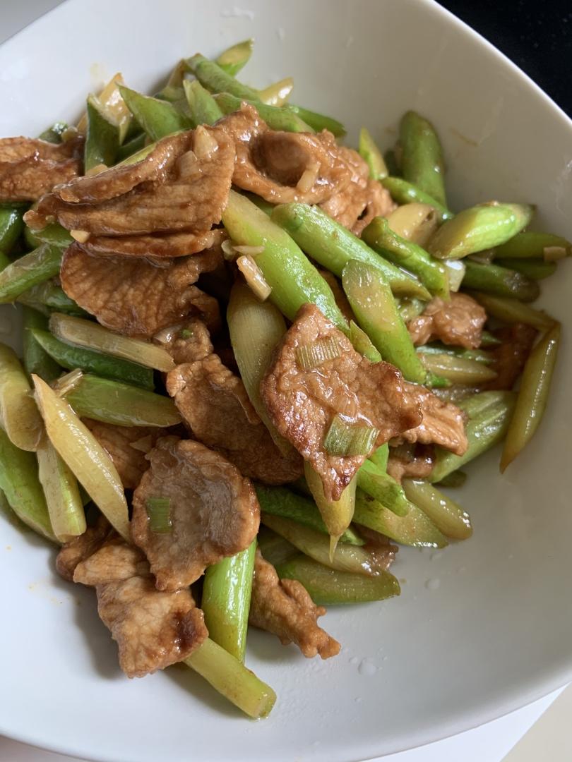 爱做菜的宝妈ing做的芦笋炒猪肉