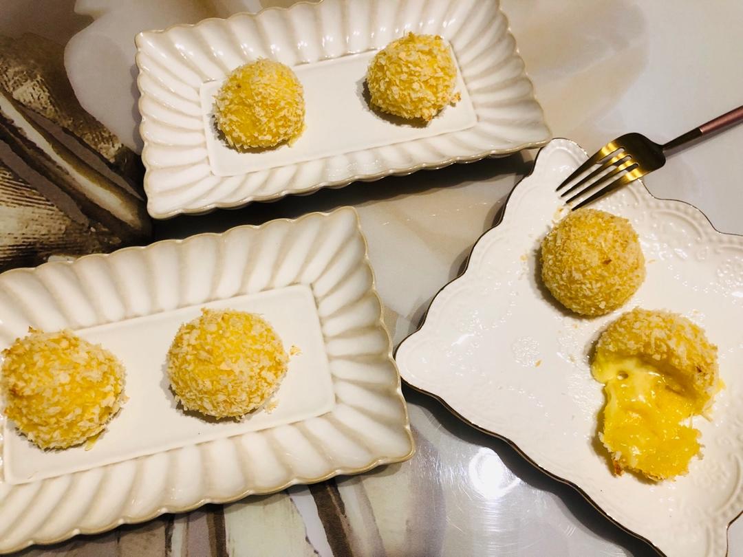 拔丝香甜的芝士土豆泥球