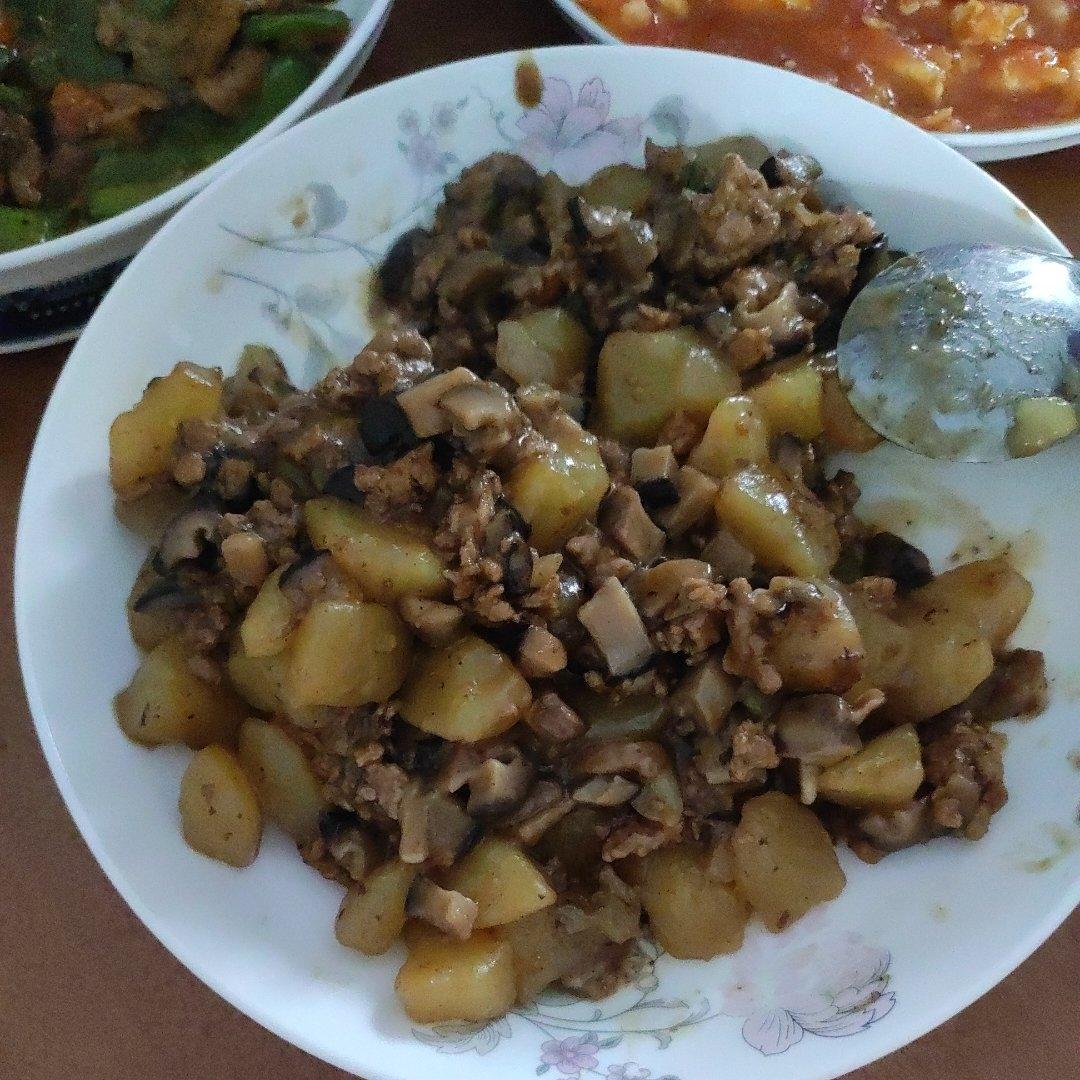 ㊙️香菇土豆肉沫拌饭❗️比外卖还好吃