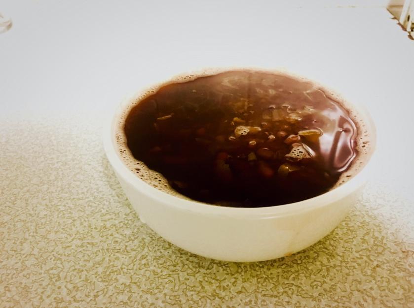 红枣红豆薏仁牛奶粥
