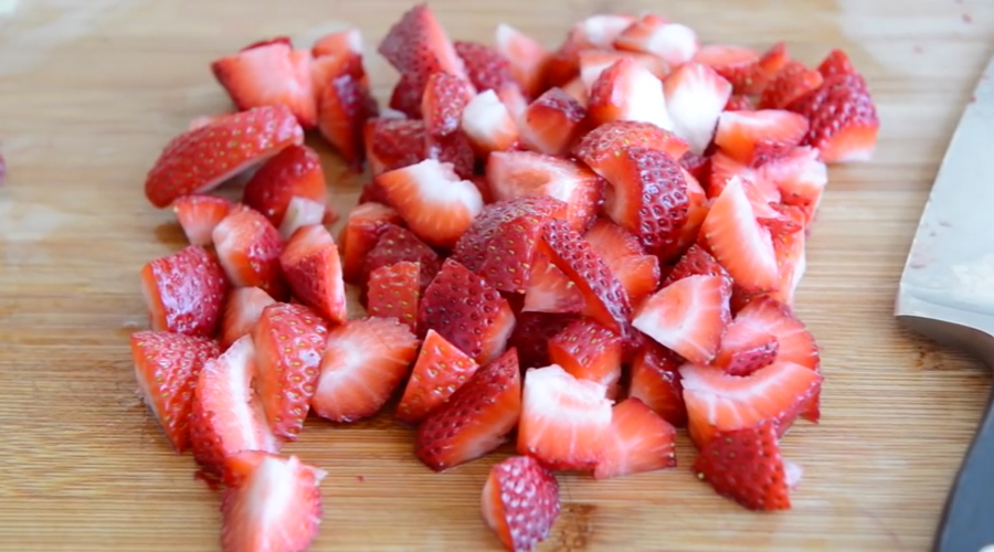 「草莓汽水」美如艺术品 更是实力派的做法 步骤1