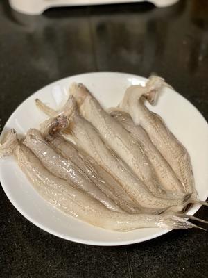 红烧虾潺鱼（又名龙头烤）的做法 步骤1