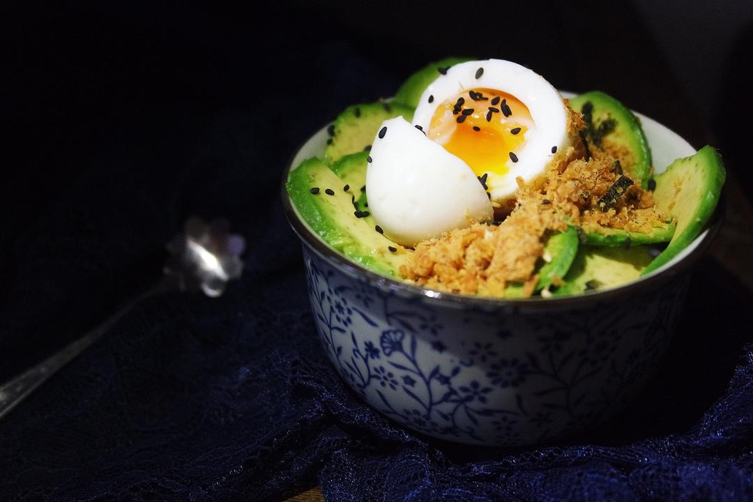 牛油果海苔肉松拌饭