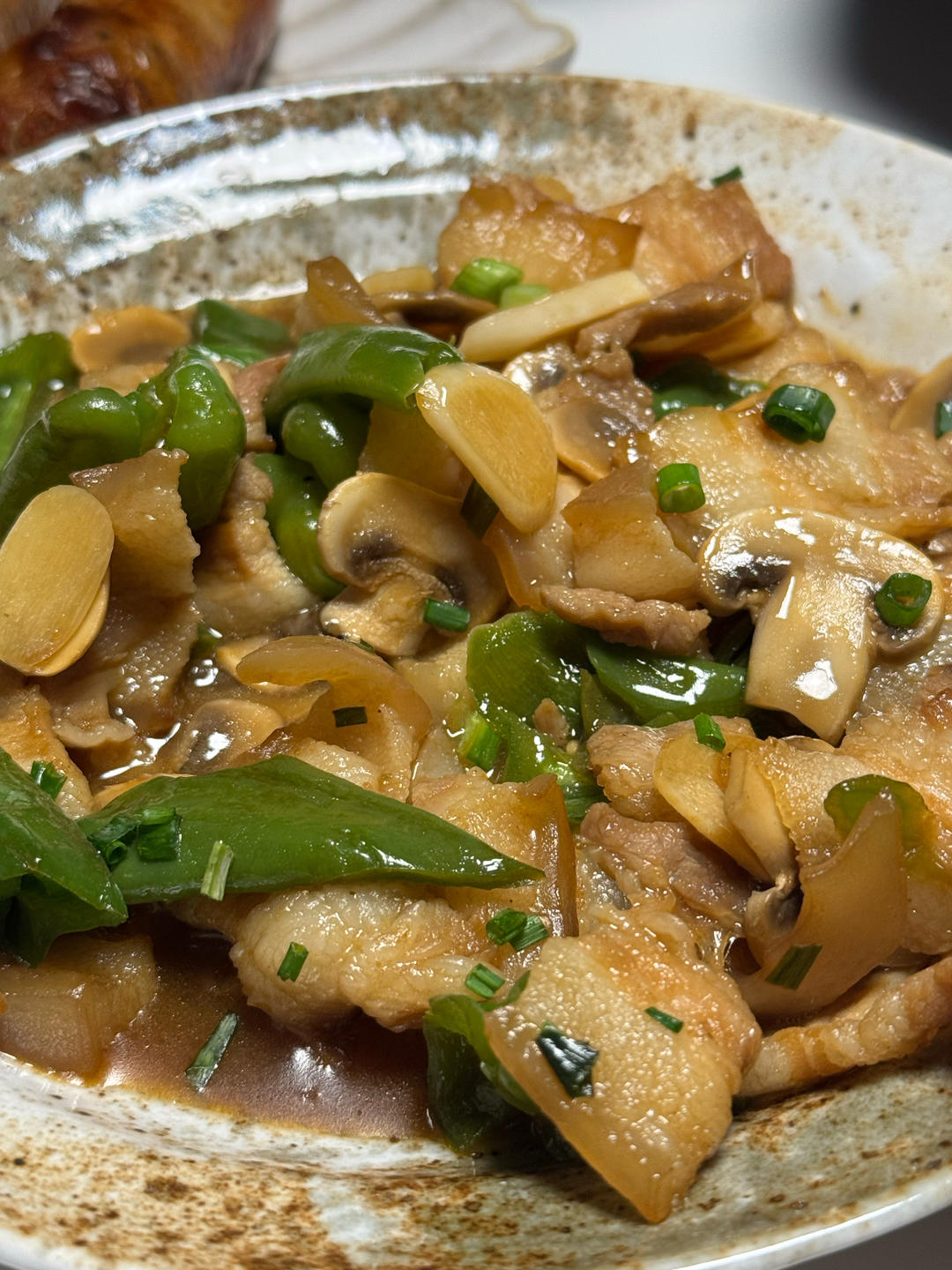 口蘑炒肉，下饭超无敌