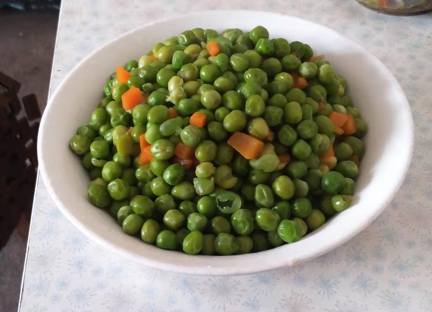 煮出翠绿软面的嫩豌豆的做法