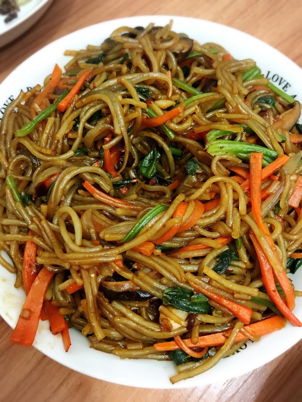 韩式粉丝炒杂菜 Korean Style Glass Noodles with Vegetables