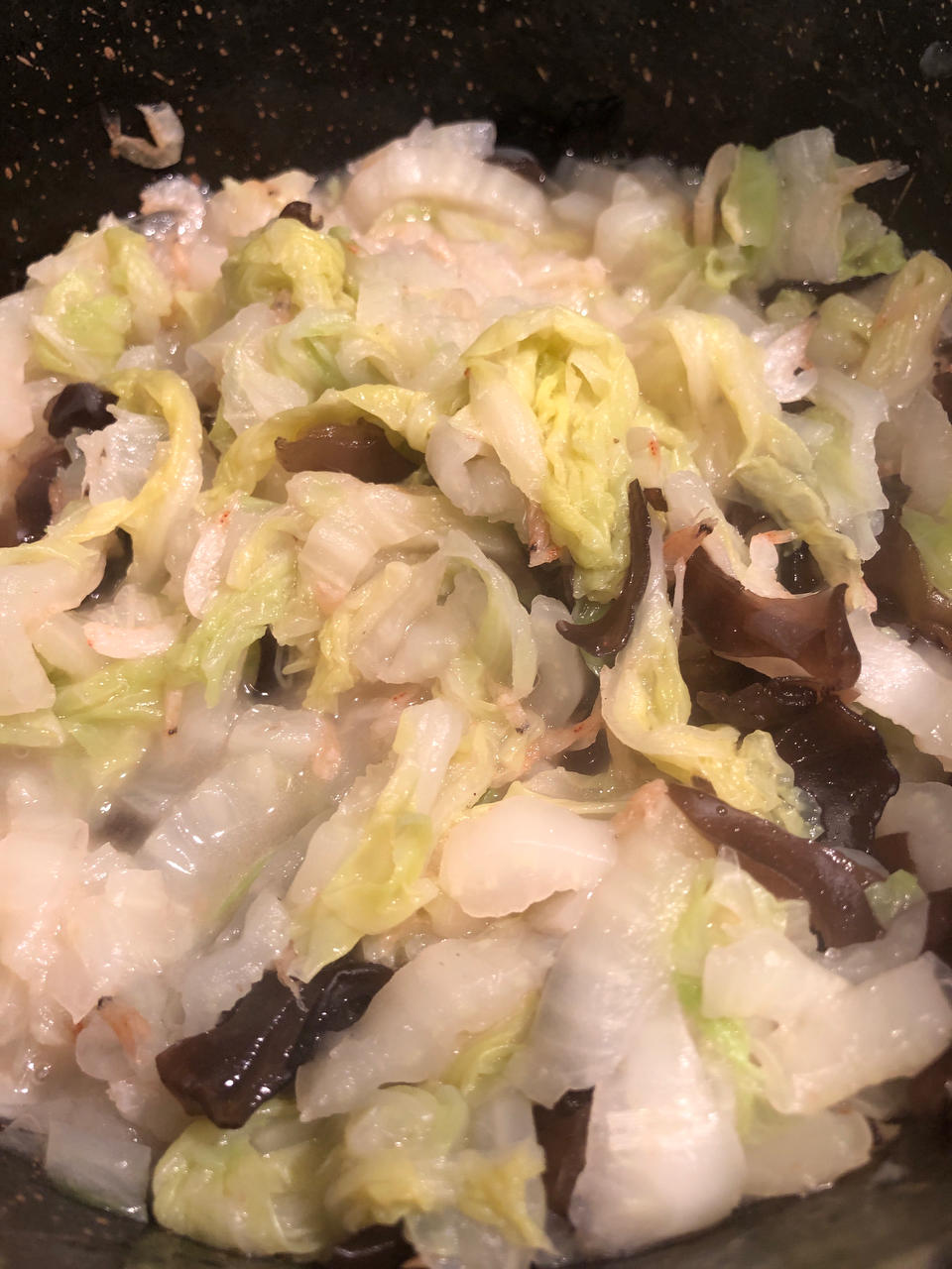 虾皮炒白菜，鲜的很啊