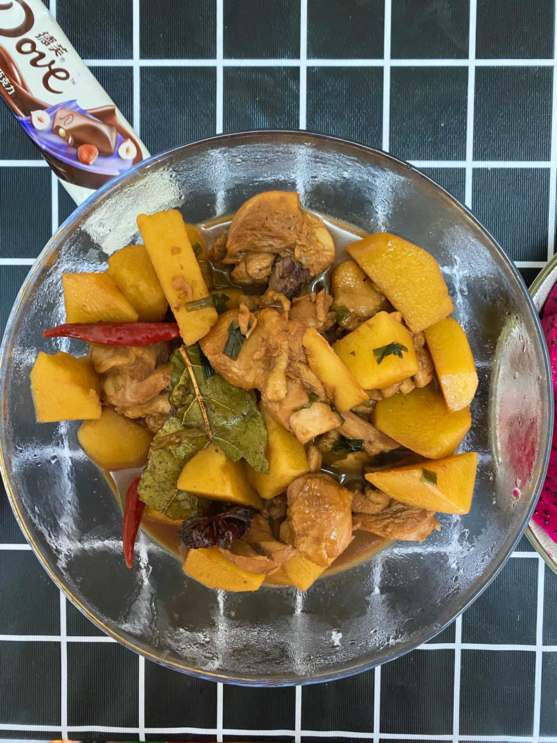 鸡腿炖土豆 上桌秒空盘 汤都喝干了！