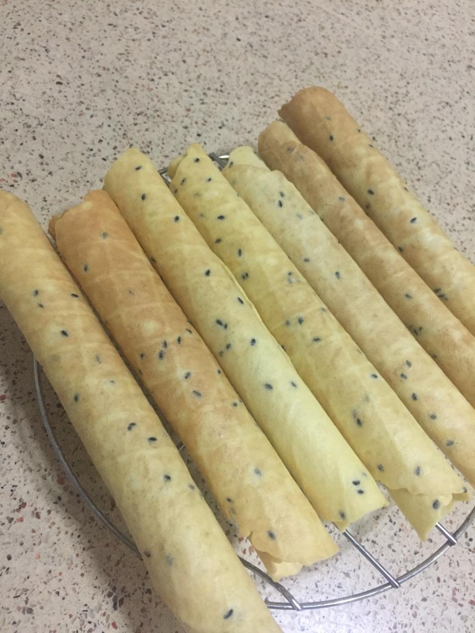 芝麻香酥蛋卷（视频食谱）