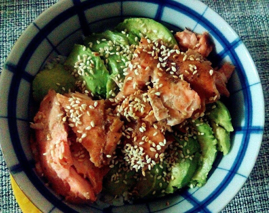 三文鱼牛油果拌饭