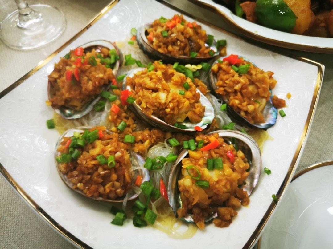 蒜蓉粉丝蒸鲍鱼