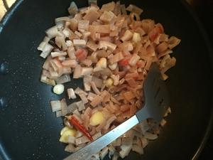 家常疙瘩肉皮咸菜的做法 步骤4