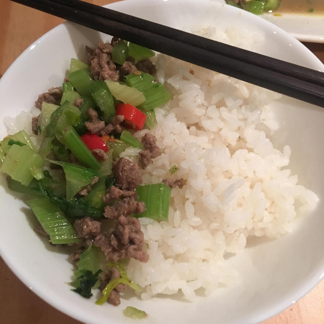 芹菜牛肉末「下饭神器」