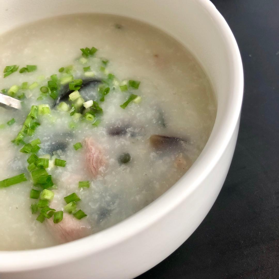堂妈家的皮蛋瘦肉粥