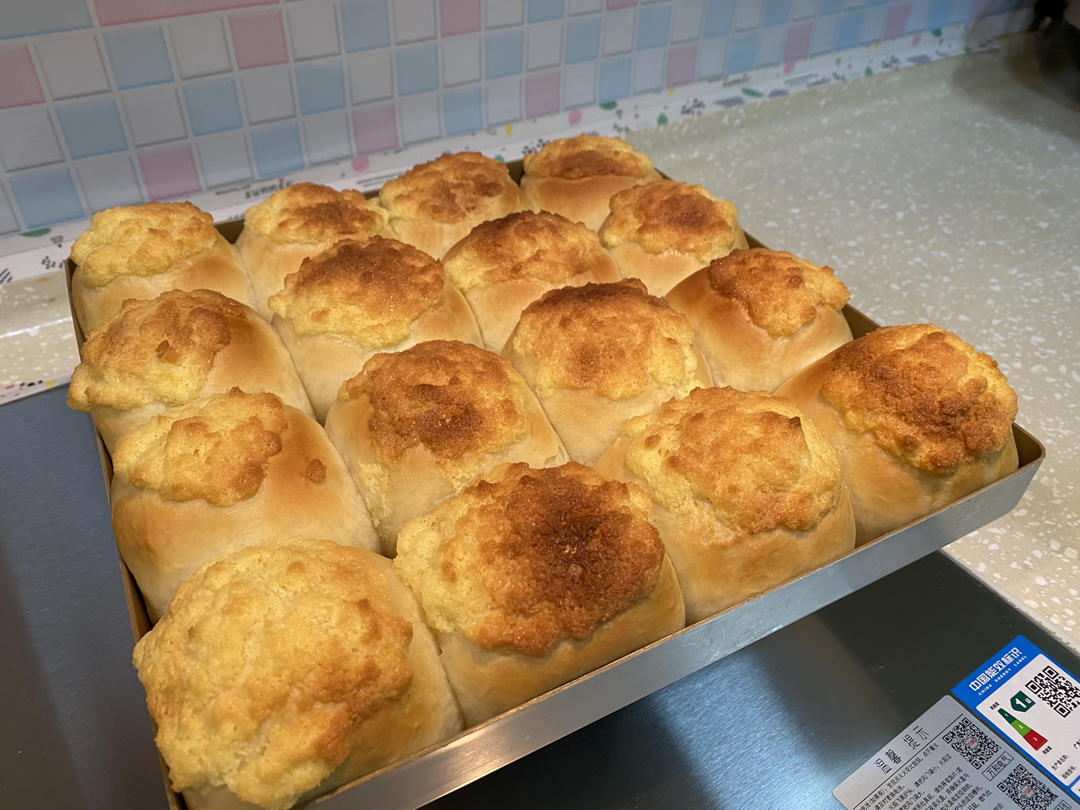 好吃到停不下来！脆皮椰蓉面包🍞
