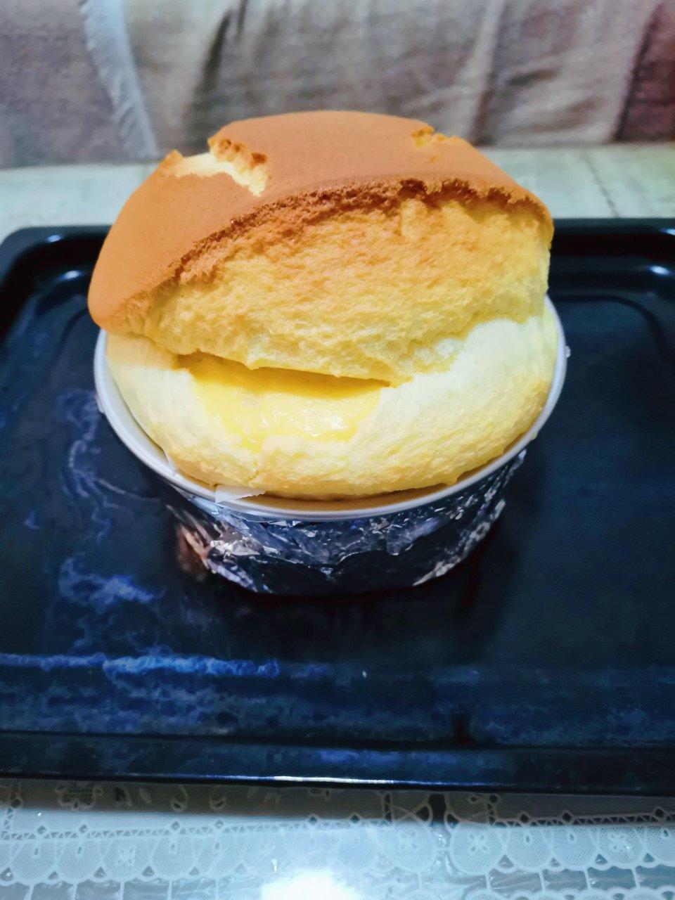 堪比柯基屁股
爆浆芝士🧀古早蛋糕