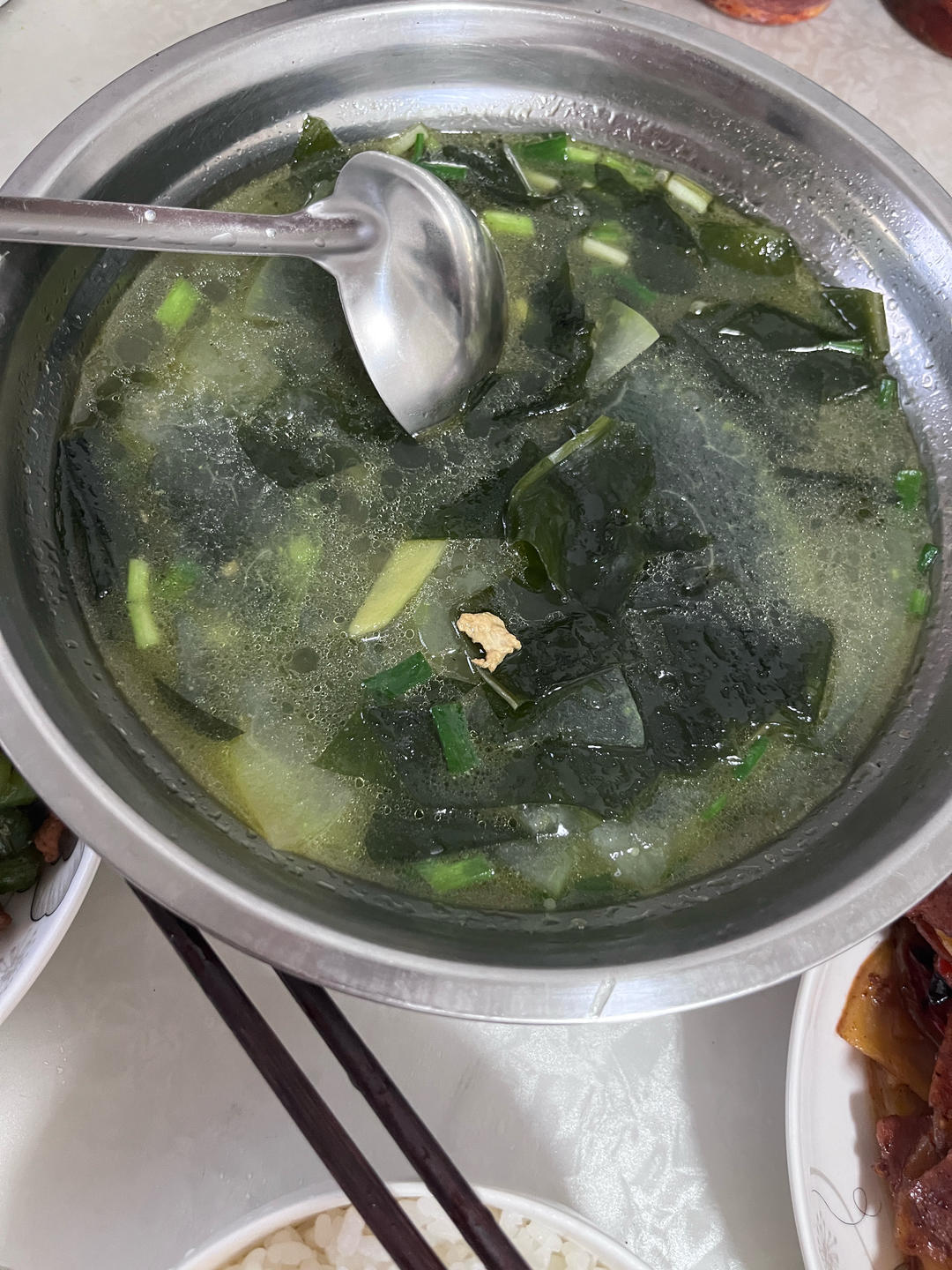 鲜味十足冬瓜排骨裙带菜汤