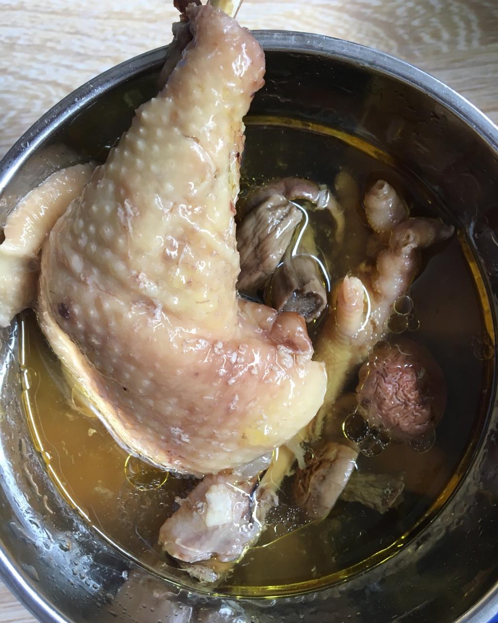 红菇鸡汤