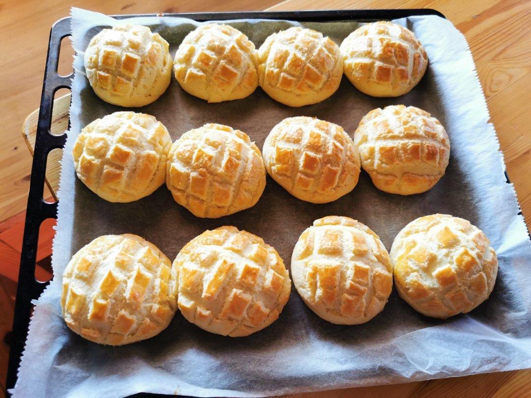 好吃到极致经典脆皮菠萝包