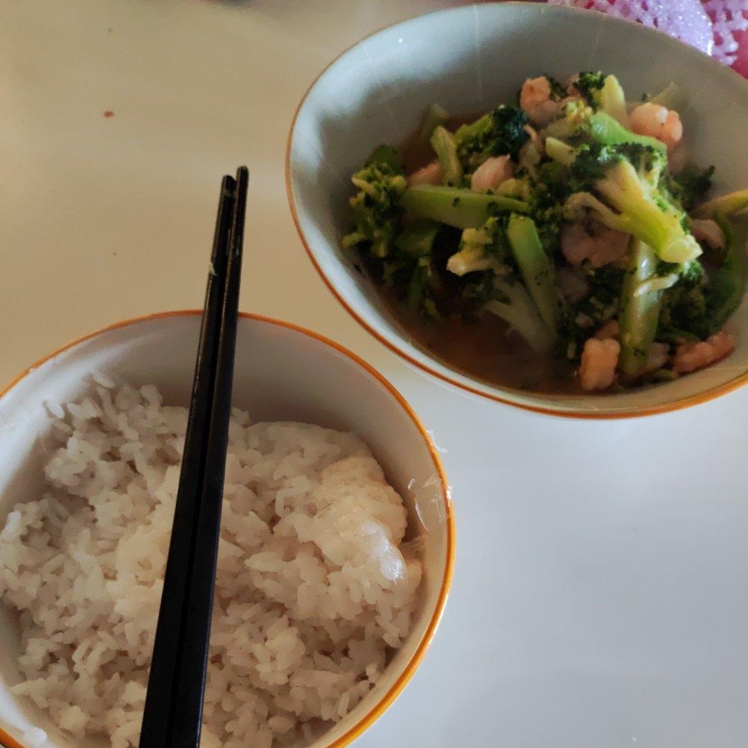 挑战100道家常菜｜半荤｜西兰花炒虾仁