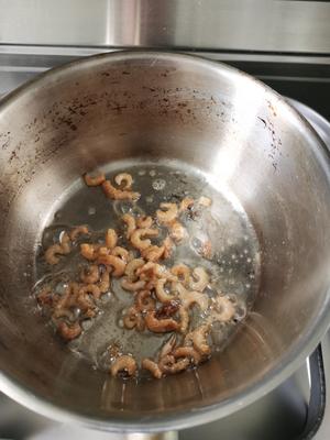 蛋皮虾干萝卜丝汤的做法 步骤3