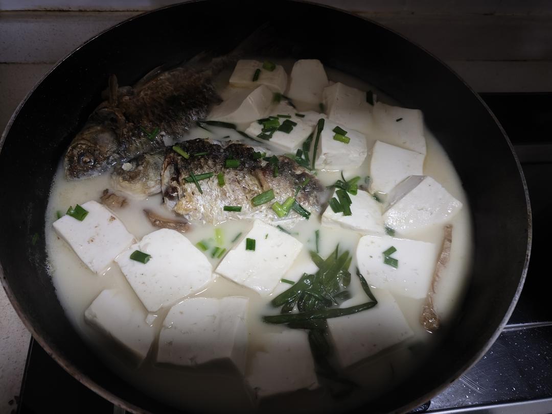 奶白鲫鱼豆腐汤|一条鱼最后的温柔