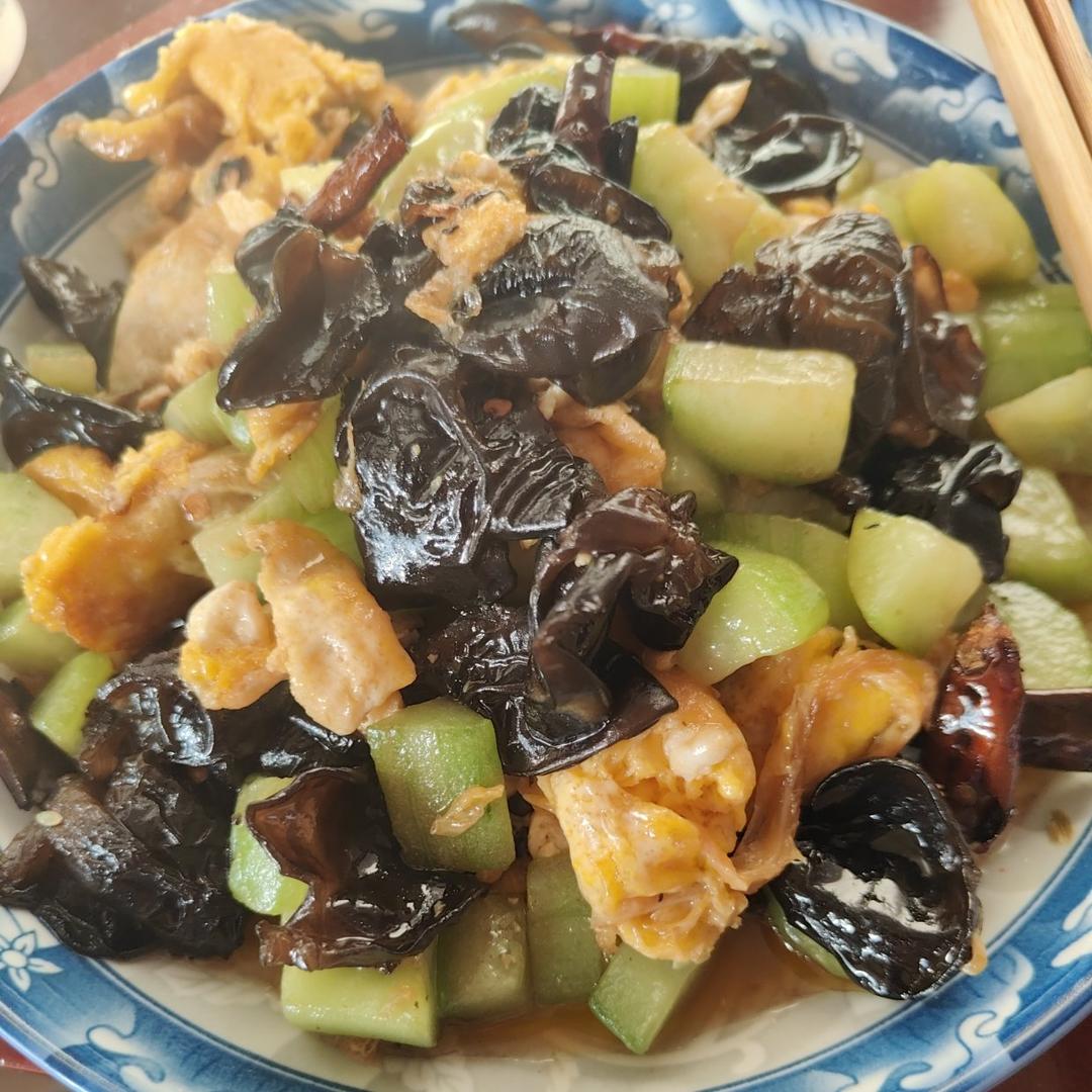 木耳炒鸡蛋