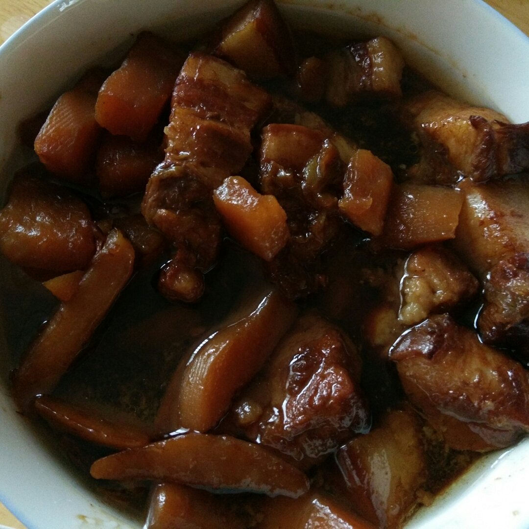 吃着碗里望着锅里的红烧肉