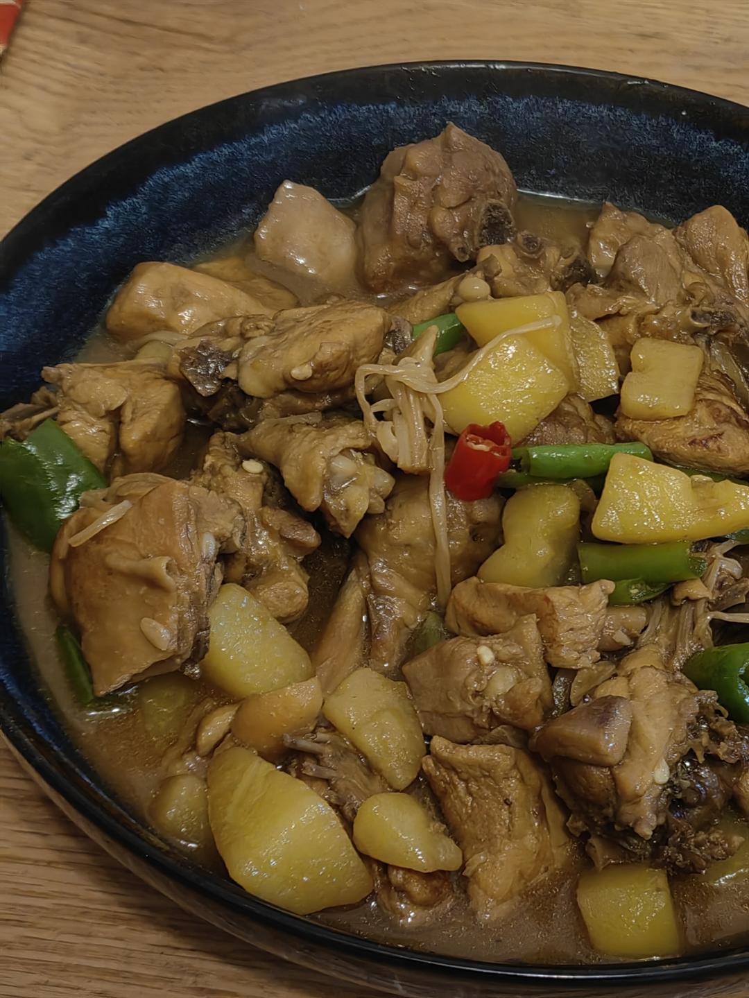 红烧鸡块炖土豆