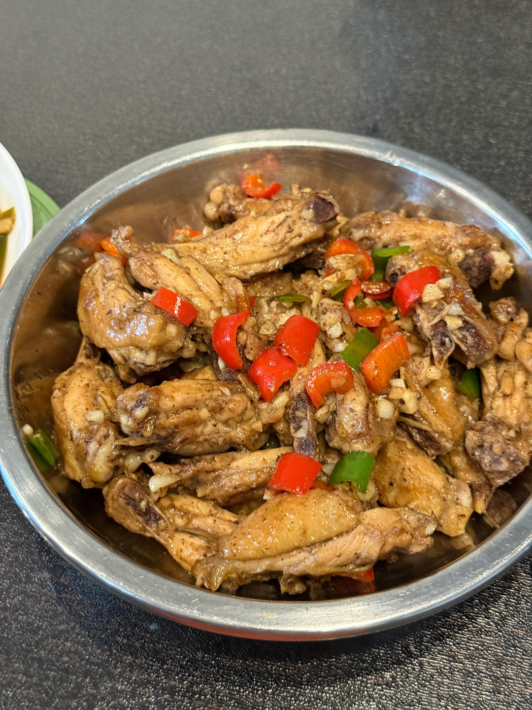 蒜香鸡翅，这才是鸡翅最好吃的做法