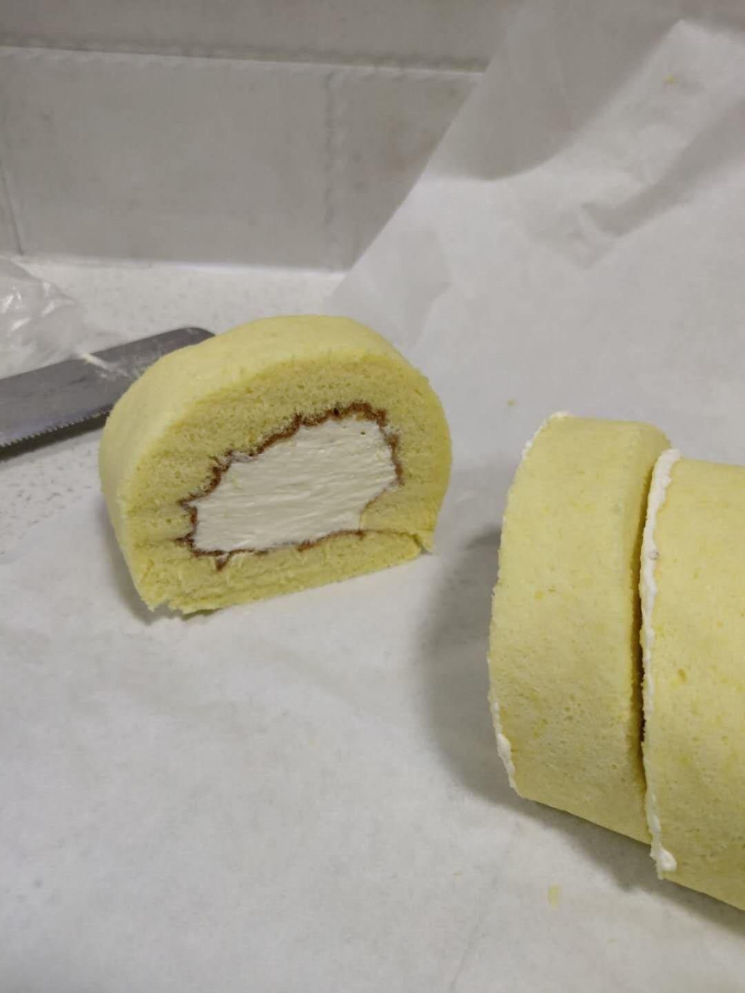 《Tinrry下午茶》教你做基础原味蛋糕卷