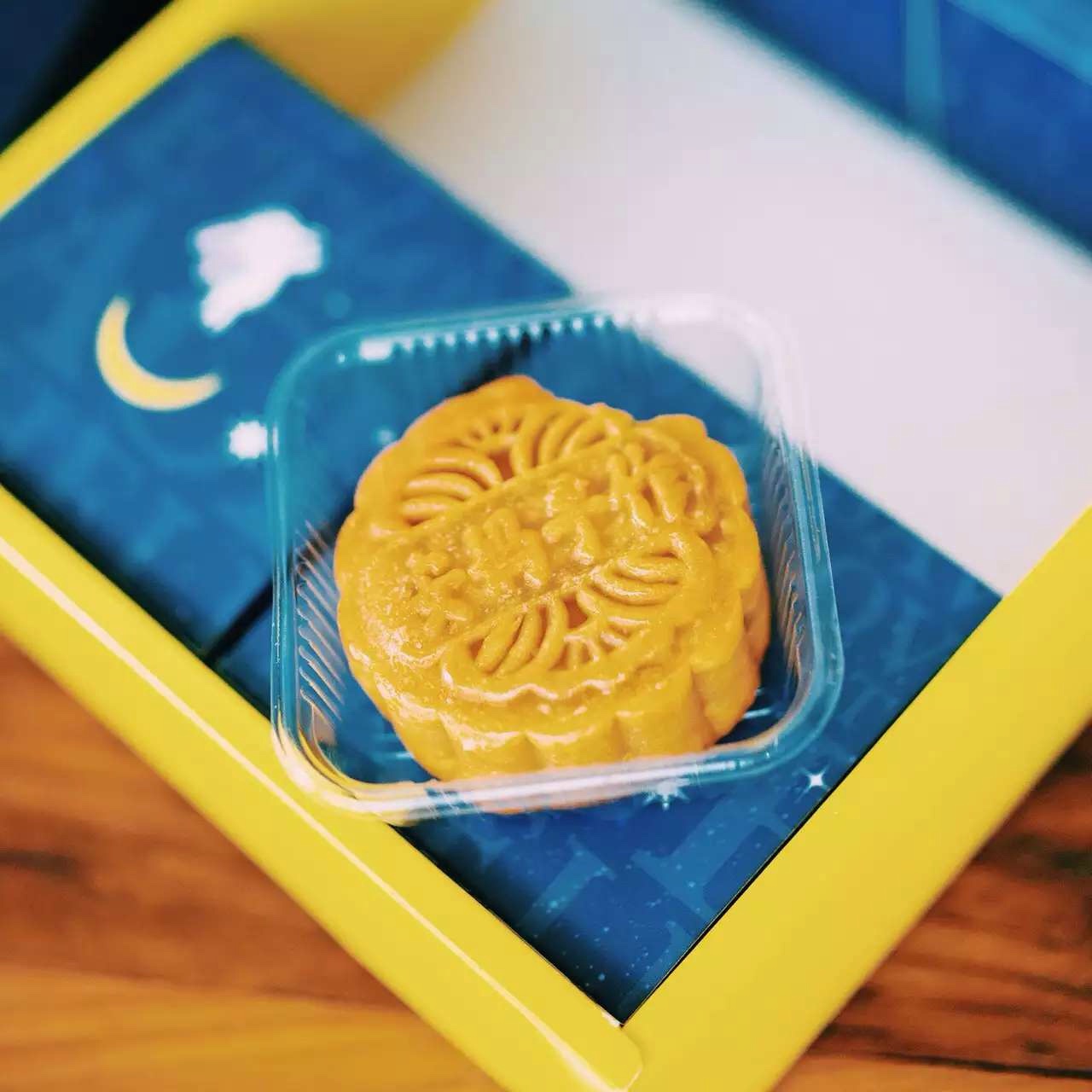 广式月饼——蛋黄莲蓉月饼