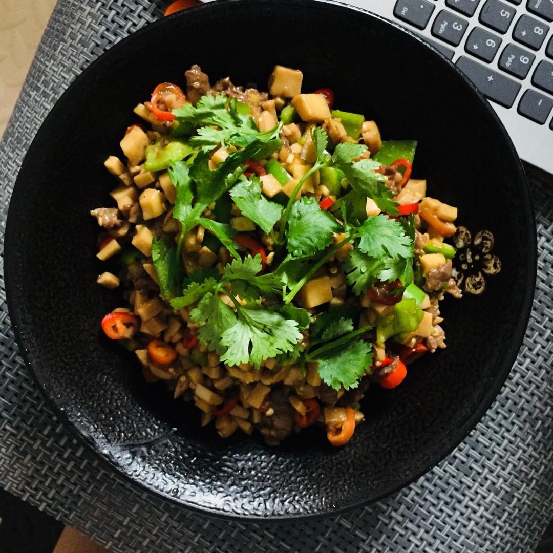 家常菜~杏鲍菇烧牛肉粒