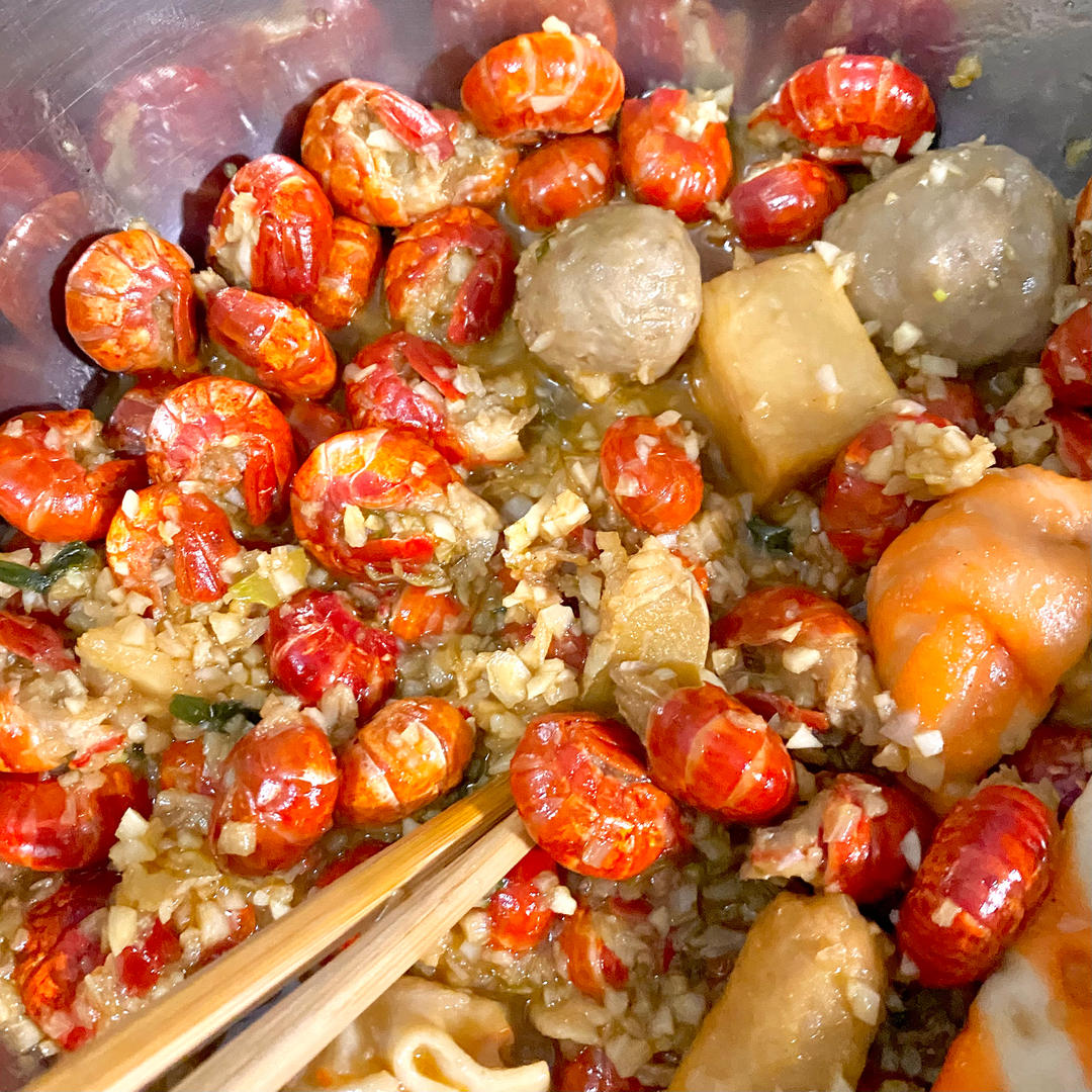 蒜蓉十三香虾尾