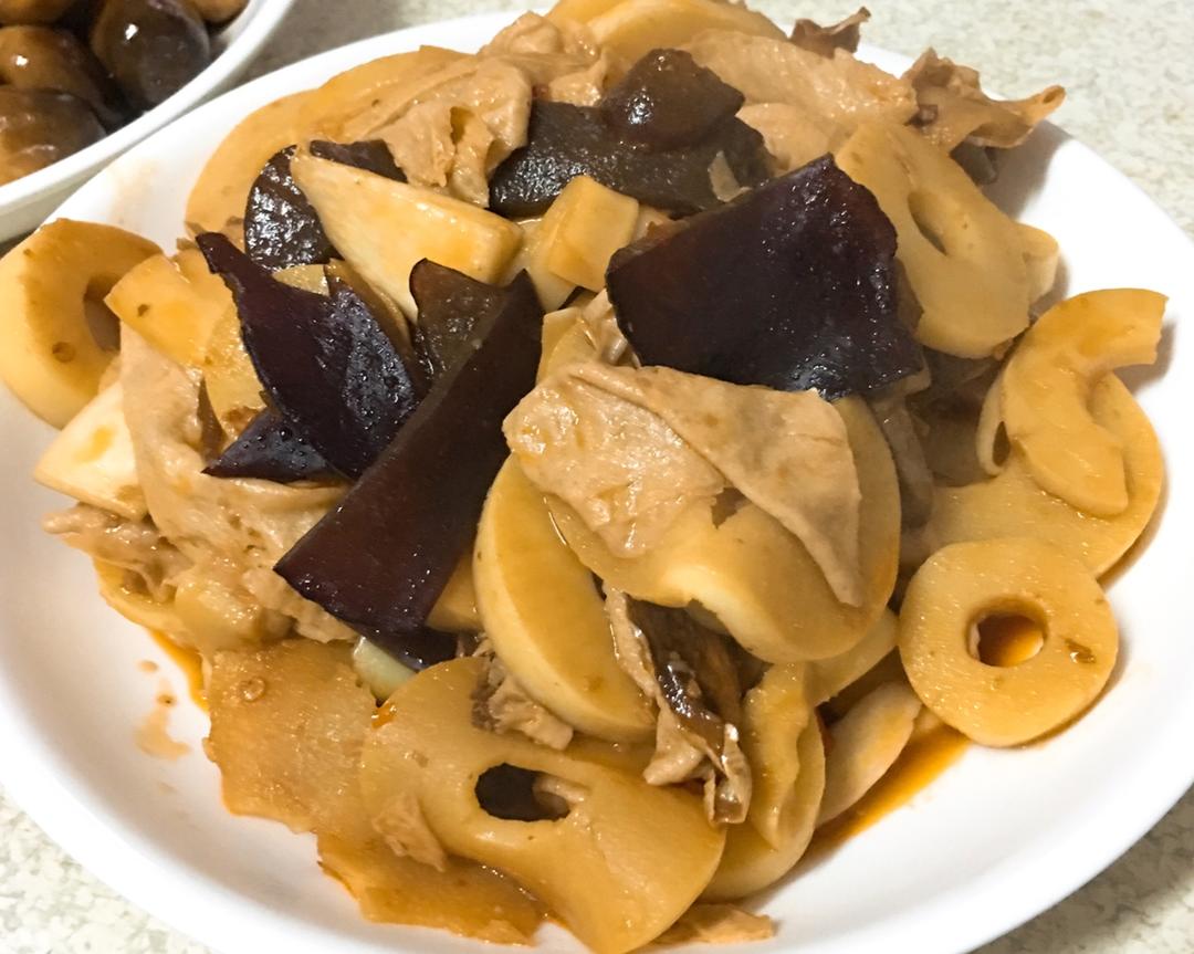 薑爆豆皮炒筍的做法