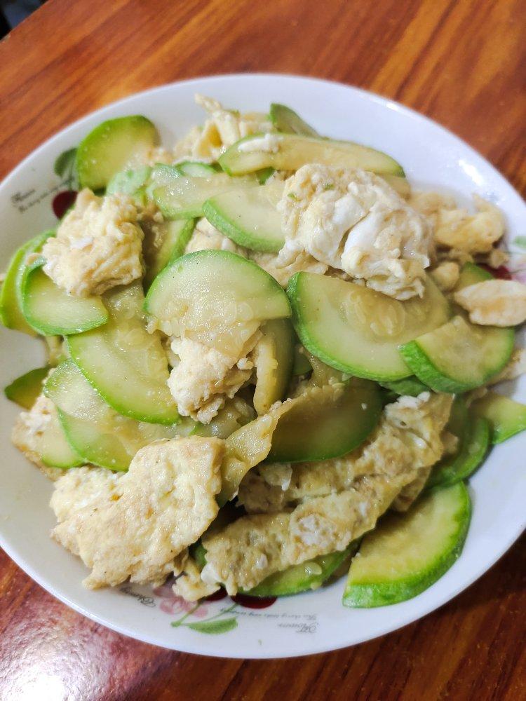 清香的西葫芦炒鸡蛋