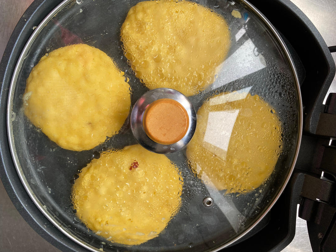 二十年面点老师傅分享的「玉米面饼子」做法，玉米控抓紧收😄😄😄