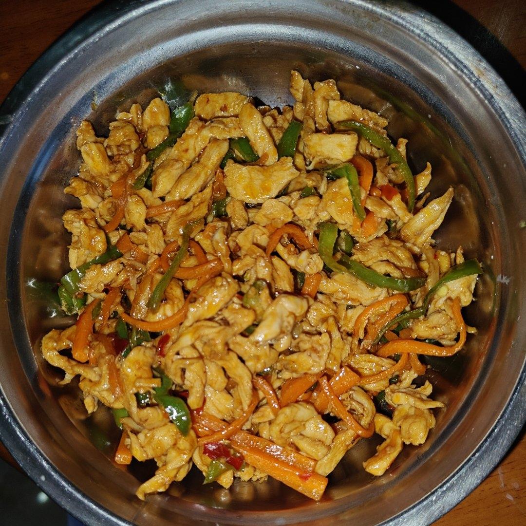 米饭🍚杀手鱼香鸡丝         （减脂期也可以吃）