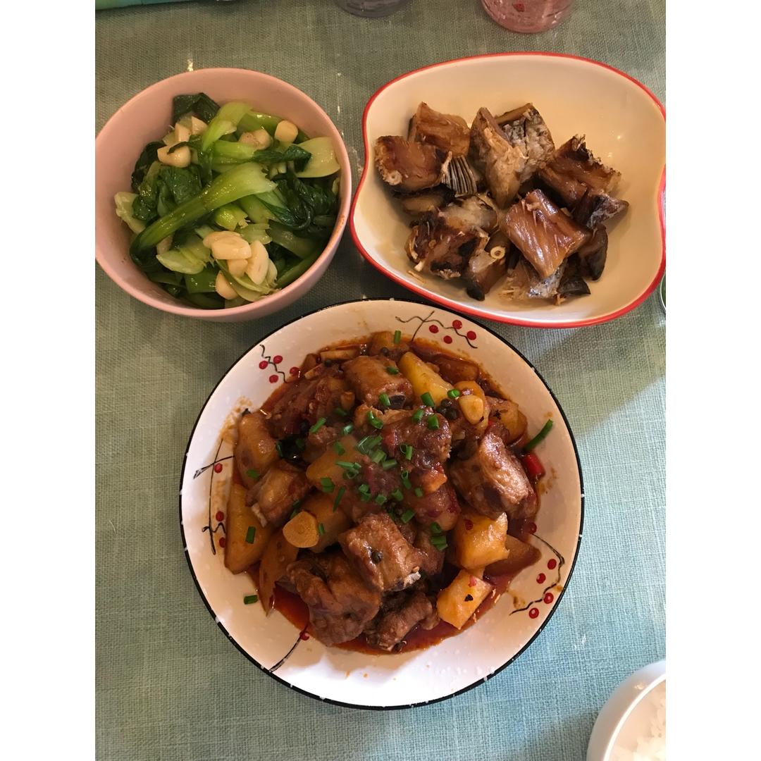 土豆烧排骨