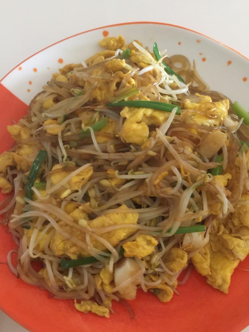 网红同款🤩爆炒“鸡蛋粉丝韭菜豆芽菜”