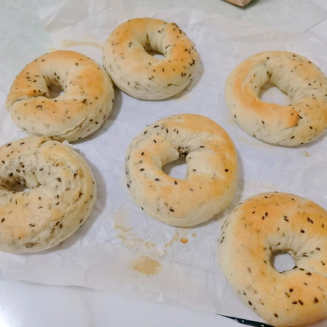 黑芝麻贝果