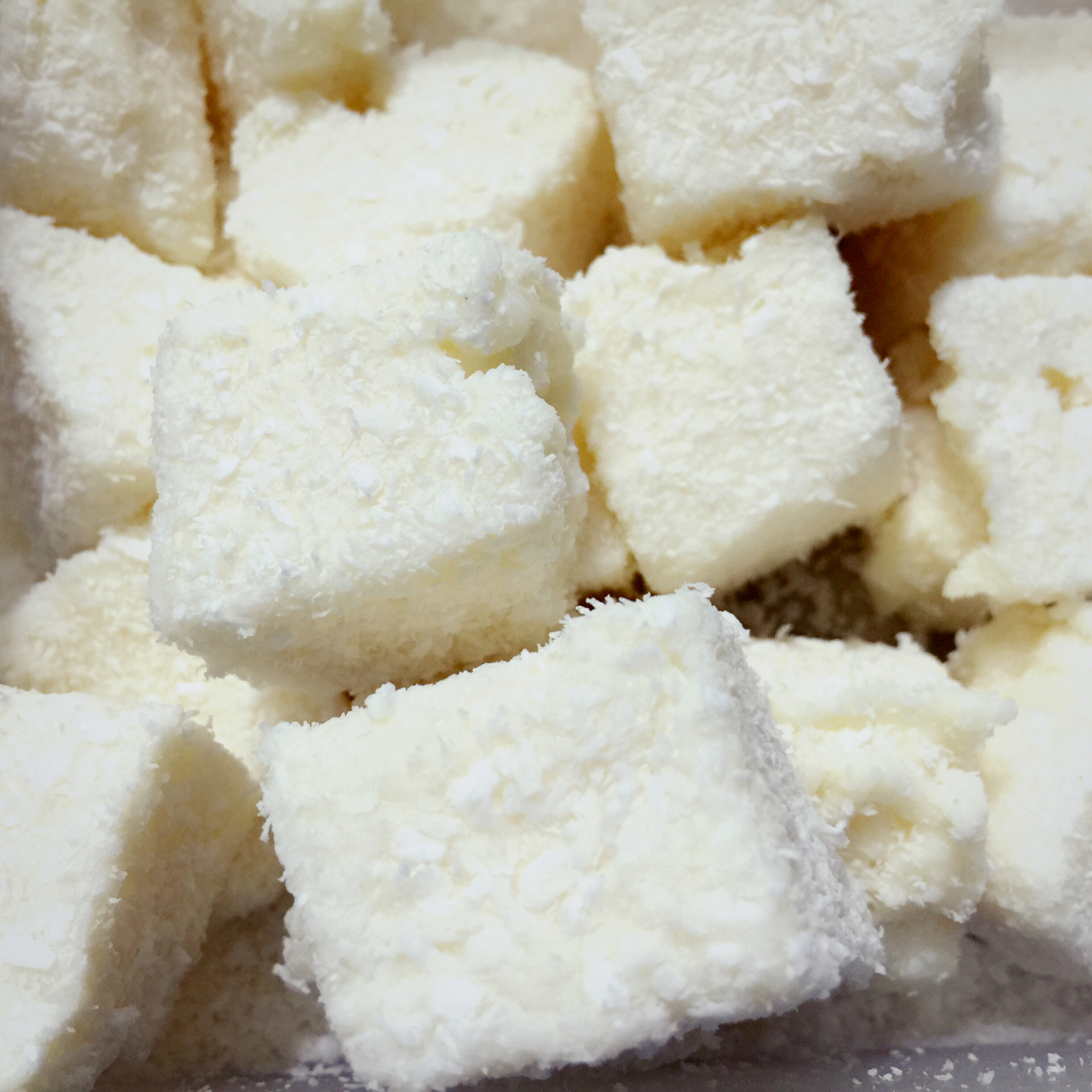 椰丝牛奶小方糕