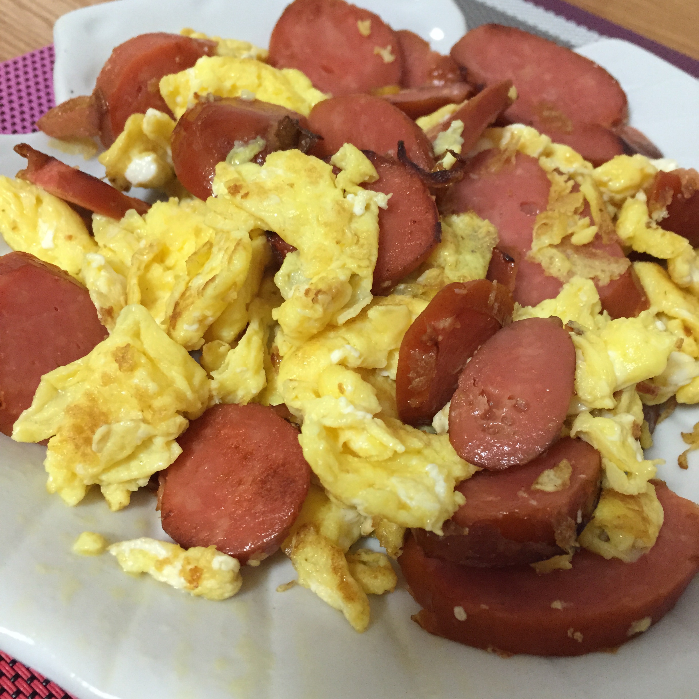 melody三思做的香肠炒鸡蛋