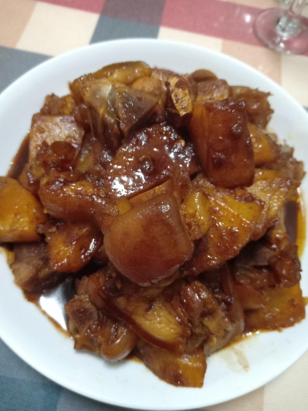 美味的家常菜：红烧猪蹄
